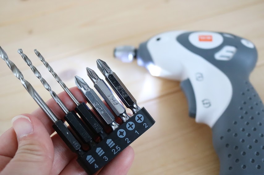 充電式ドライバー12