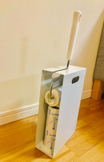 使いたいときにサッと取り出せる！「見せる収納」に最適な、粘着クリーナースタンド ｜ 主婦モニターの品評会 ｜ 連載 ｜ コラム - くらしメイド ｜  ＤＣＭ