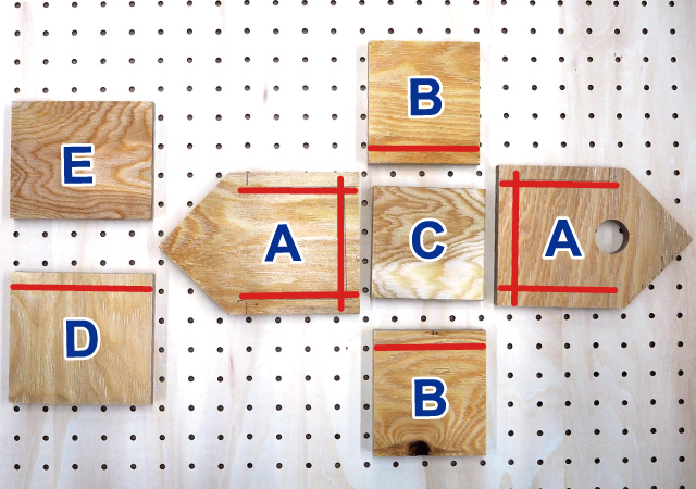 鉛筆で印の線を引く、墨付け