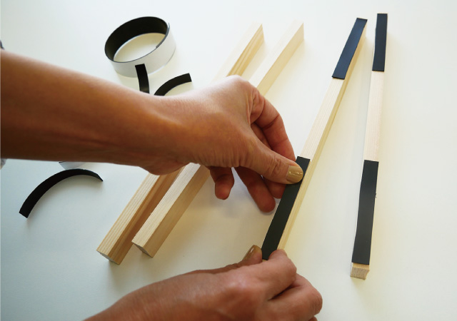 コースの木材にマグネットを貼る