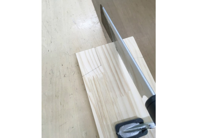 木材をカットする,のこぎり