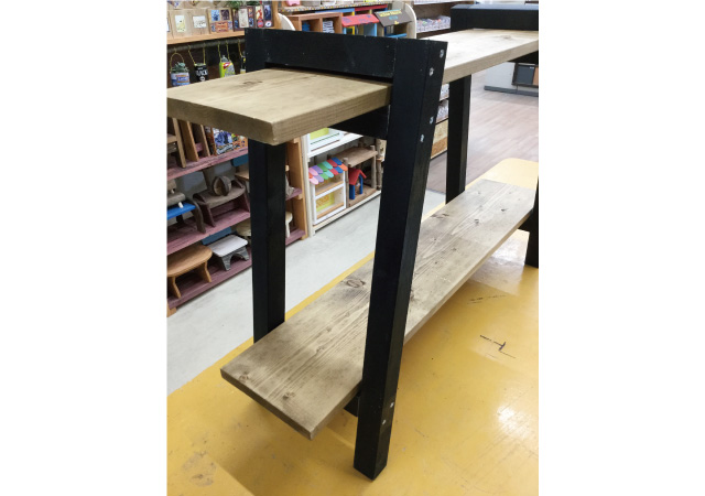 脚と板を組み合わせる