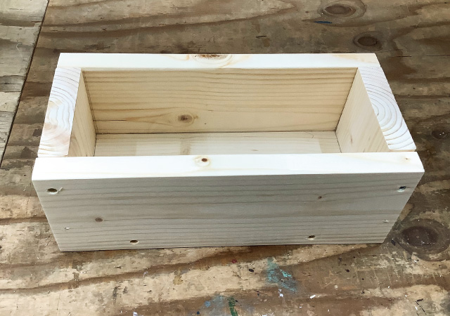 Aの板をビスどめする