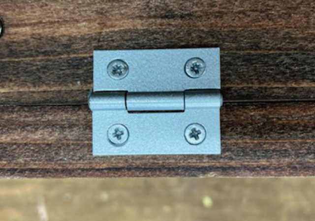 蝶番を取り付ける