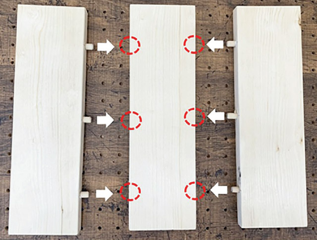 中央の板につなぐ