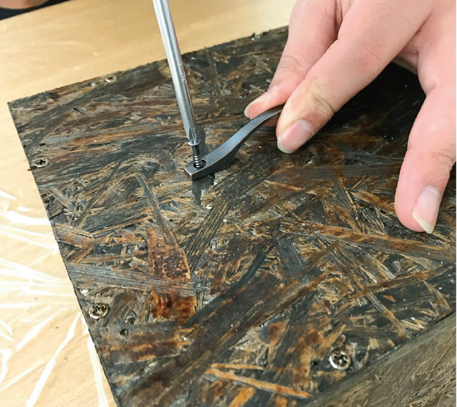 重さに応じて取っ手を選ぶ