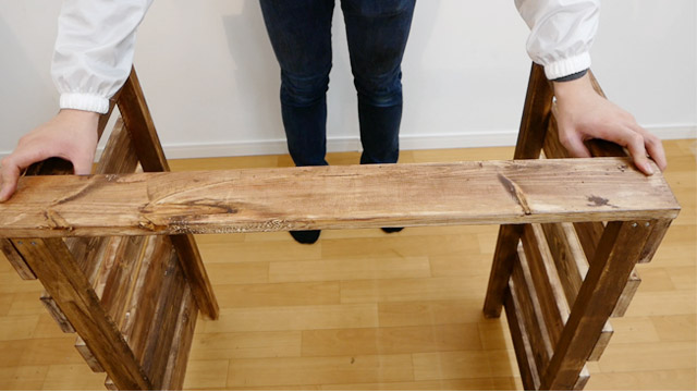 天板を組み立てる