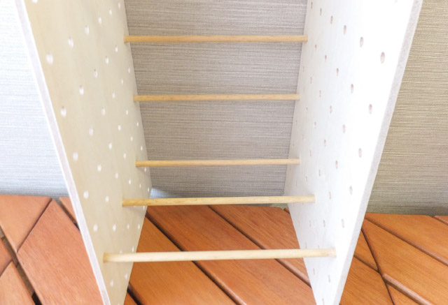 丸棒を差し込む