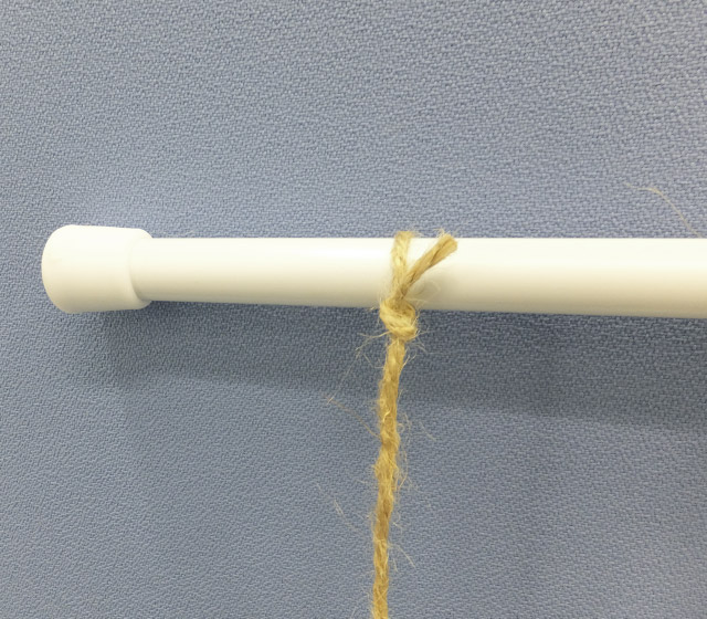 棒にくくりつける