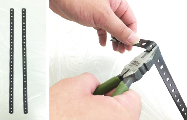 曲板をペンチで曲げる