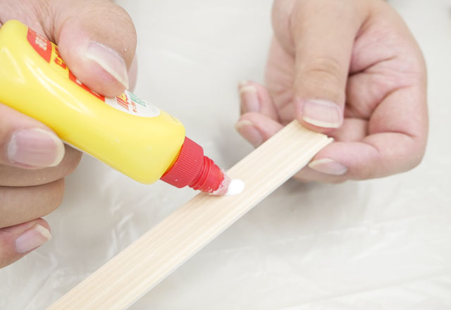 接着剤を付ける