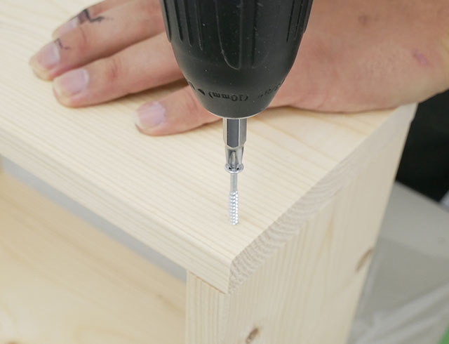 ロの字の木枠組み立て