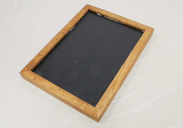 黒板を貼り付ける