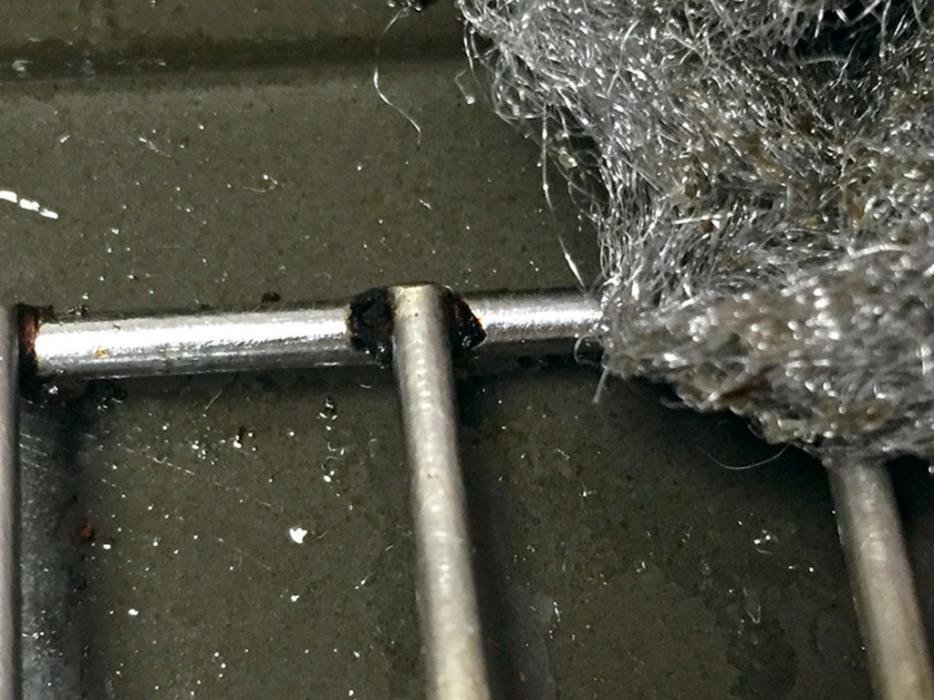 いよいよ我慢の限界 グリルの焦げが つるん となる裏技 コラムカテゴリー 掃除 コラム くらしメイド ｄｃｍ