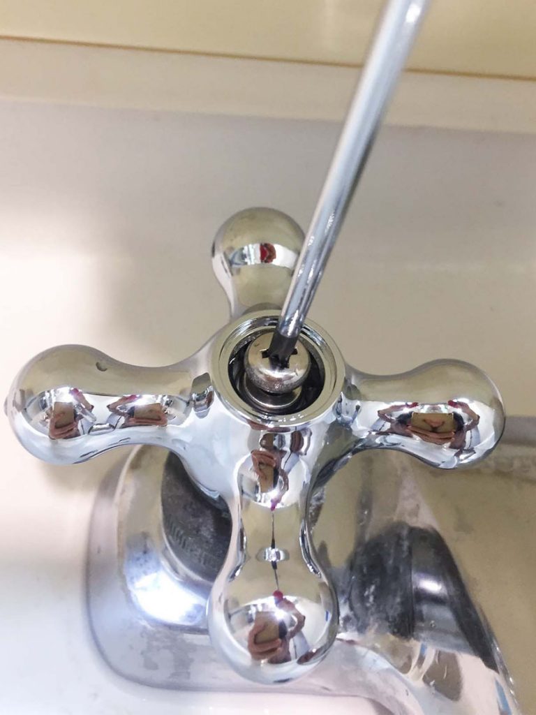 蛇口ハンドルを可愛く変えるの巻 意外と簡単 コラムカテゴリー インテリア コラム くらしメイド dcm 蛇口ハンドルを可愛く変えるの巻 意外と簡単 コラムカテゴリー インテリア コラム くらしメイド dcm