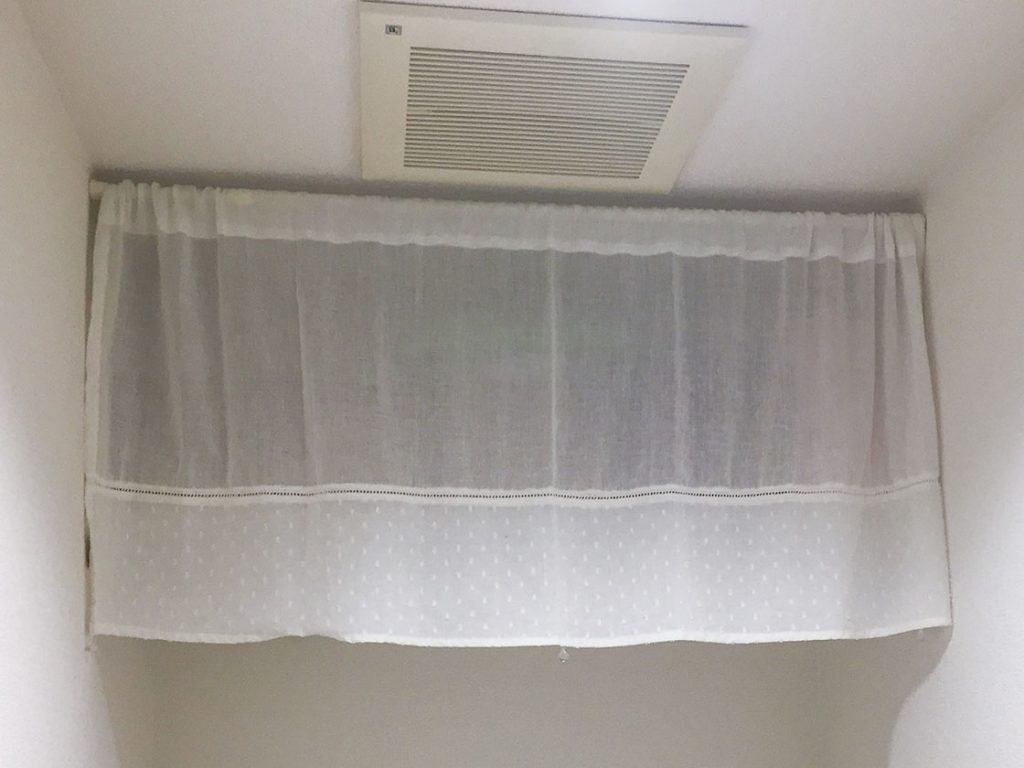 つっぱりグッズでトイレの小物を隠す術 コラムカテゴリー 収納 コラム くらしメイド dcm つっぱりグッズでトイレの小物を隠す術 コラムカテゴリー 収納 コラム くらしメイド dcm