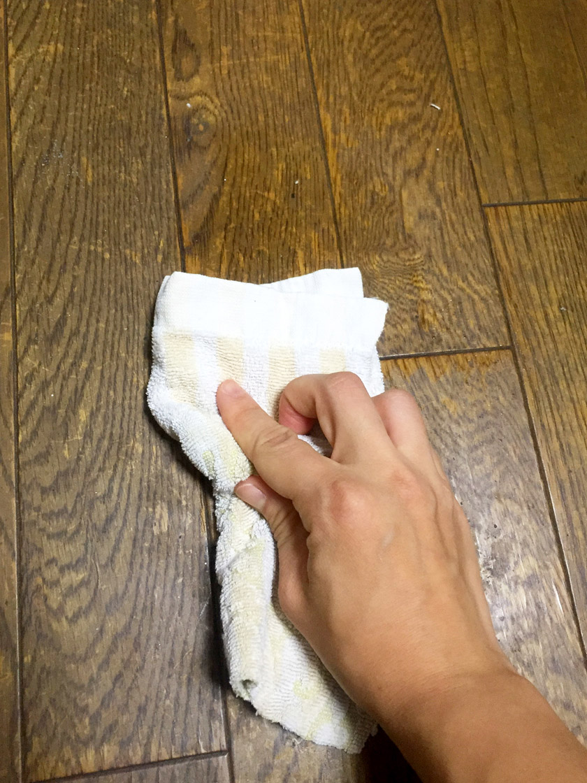 セスキ炭酸ソーダでキッチン周辺のフローリング掃除 コラムカテゴリー キッチン コラム くらしメイド dcm セスキ炭酸ソーダでキッチン周辺のフローリング掃除 コラムカテゴリー キッチン コラム くらしメイド dcm