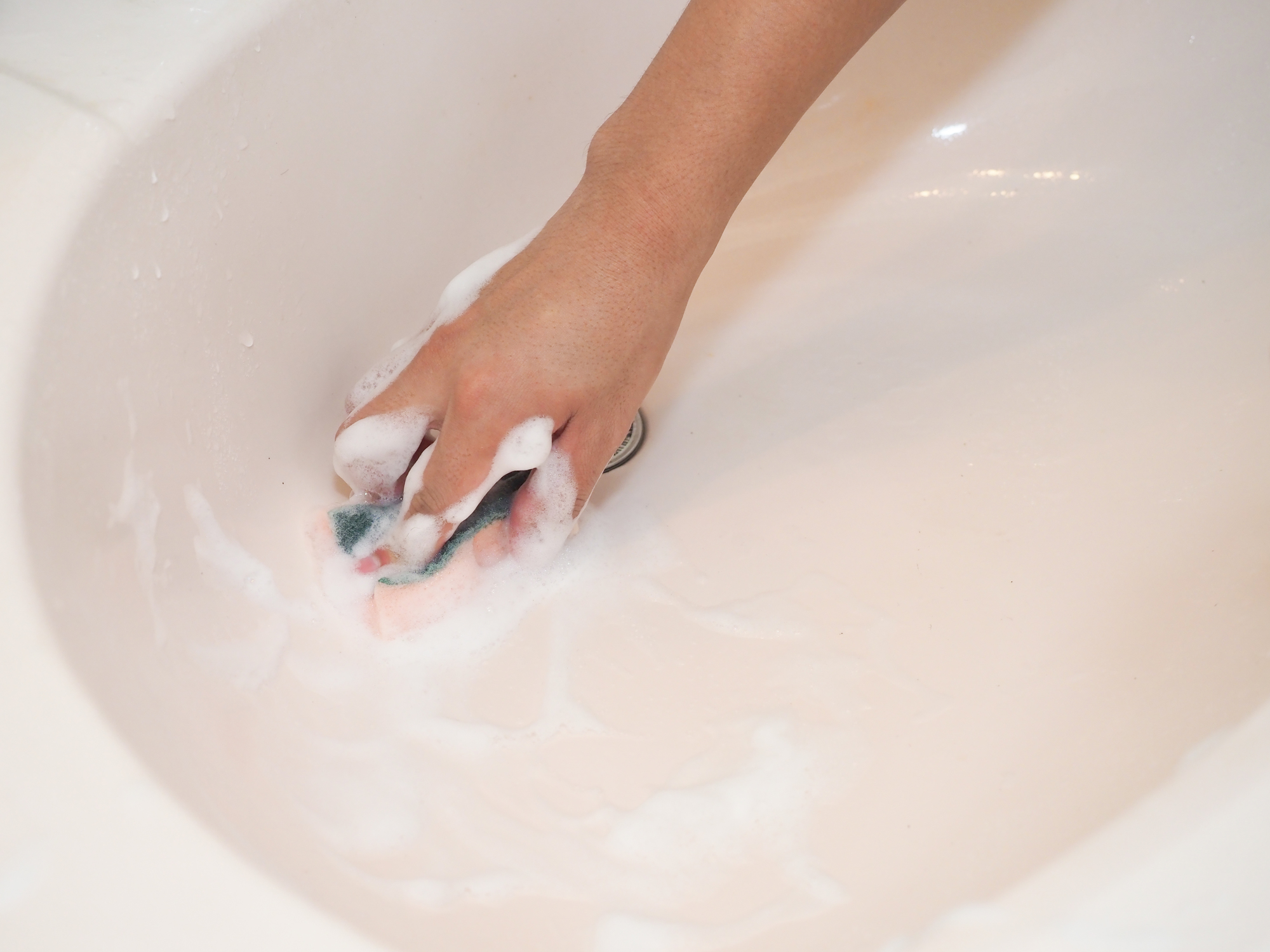 洗面 所 の 水垢 を 取る 方法
