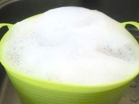 手荒れもストレスも減る 効率的なおすすめ食器洗い方法 コラムカテゴリー キッチン コラム くらしメイド dcm 手荒れもストレスも減る 効率的なおすすめ食器洗い方法 コラムカテゴリー キッチン コラム くらしメイド dcm