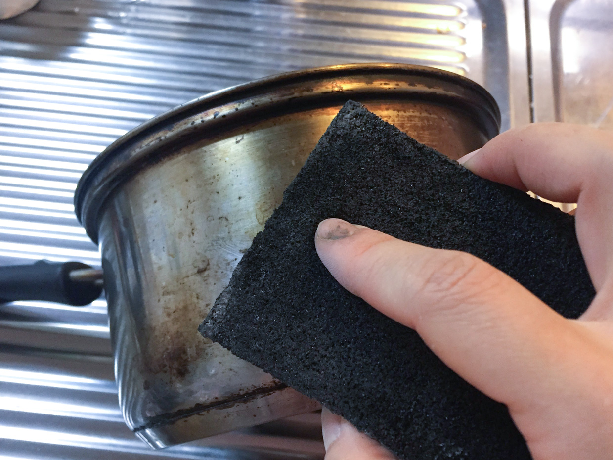 重曹でもオキシクリーンでも落ちない頑固な焦げに 最終兵器は さびとりつや之助 スポンジヤスリ ホームセンター女子のくらしメモ コラムカテゴリー 掃除 コラム くらしメイド dcm 重曹でもオキシクリーンでも落ちない頑固な焦げに 最終兵器は さびとりつや之助 スポンジヤスリ ホームセンター女子のくらしメモ コラムカテゴリー 掃除 コラム くらしメイド dcm