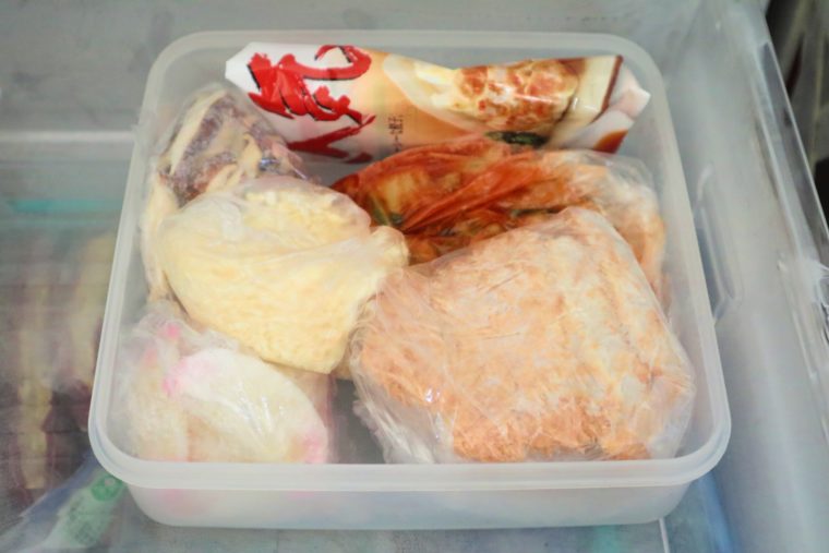 残りもの専用トレイを作り、転がり防止と忘れ対策