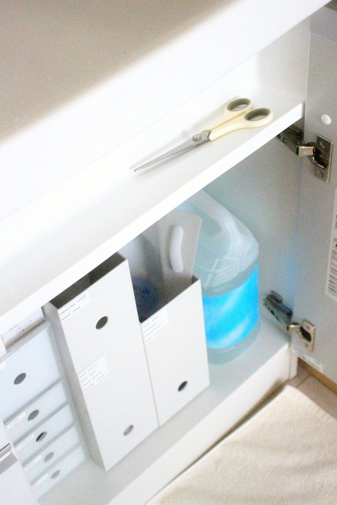 洗面所にも1つ。要らないようで意外と必要になるハサミ