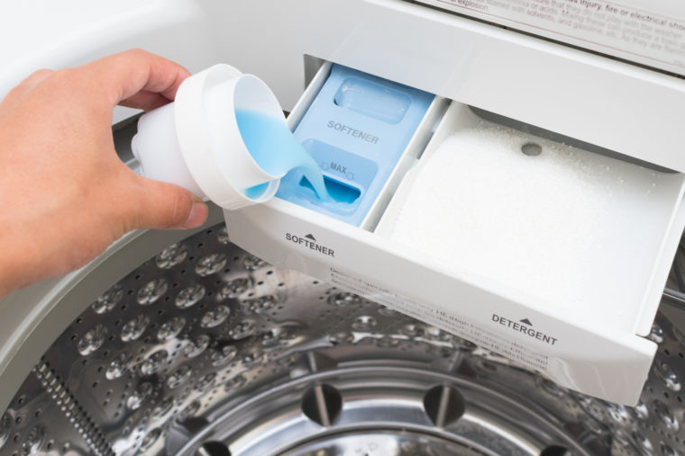 静電気の「バチッ！」を防止する方法は？ ｜ 連載 ｜ コラム