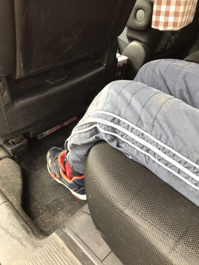 車のニオイを座席の下で しっかり消臭 シート下消臭剤 主婦モニターの品評会 連載 コラム くらしメイド ｄｃｍ
