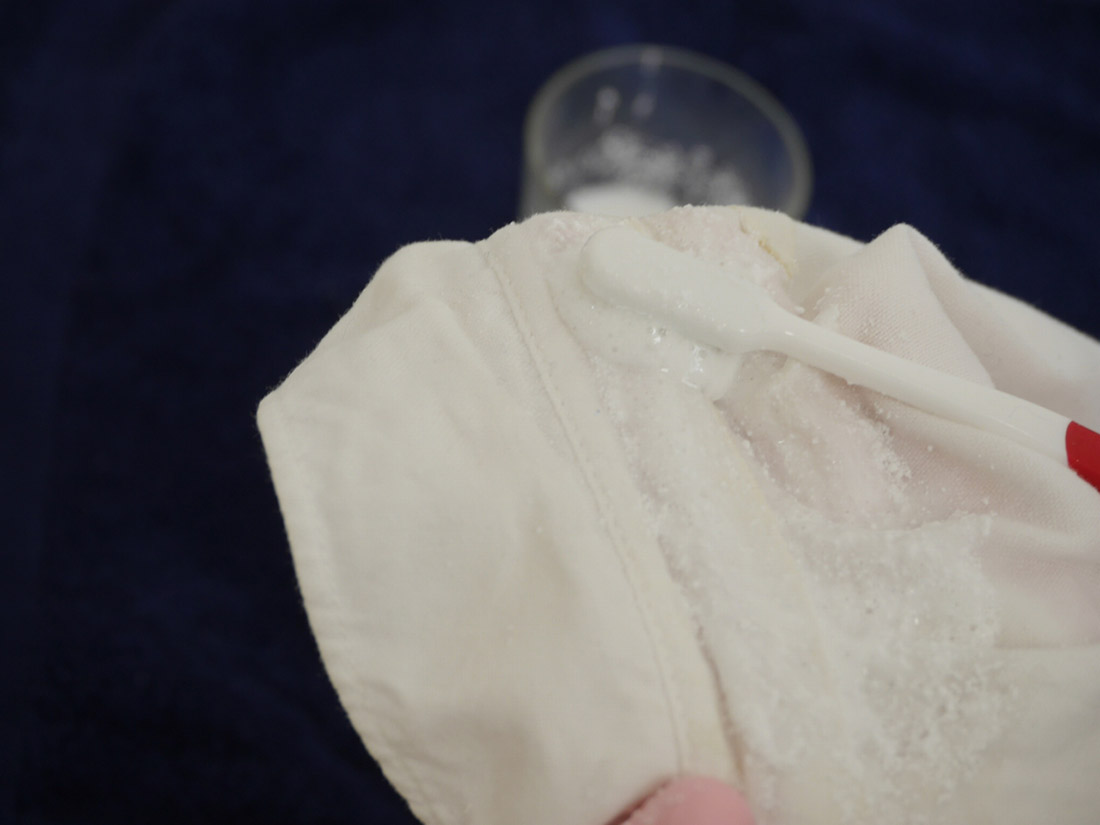 シャツの黄ばみ取りは何が正解か