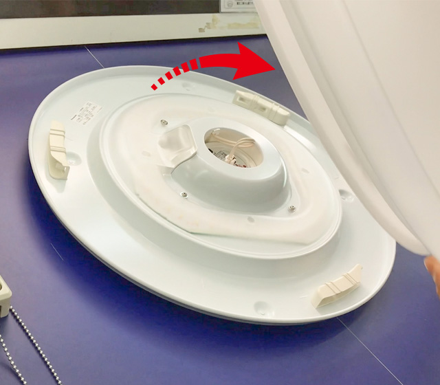 古いシーリングライト 取り外し