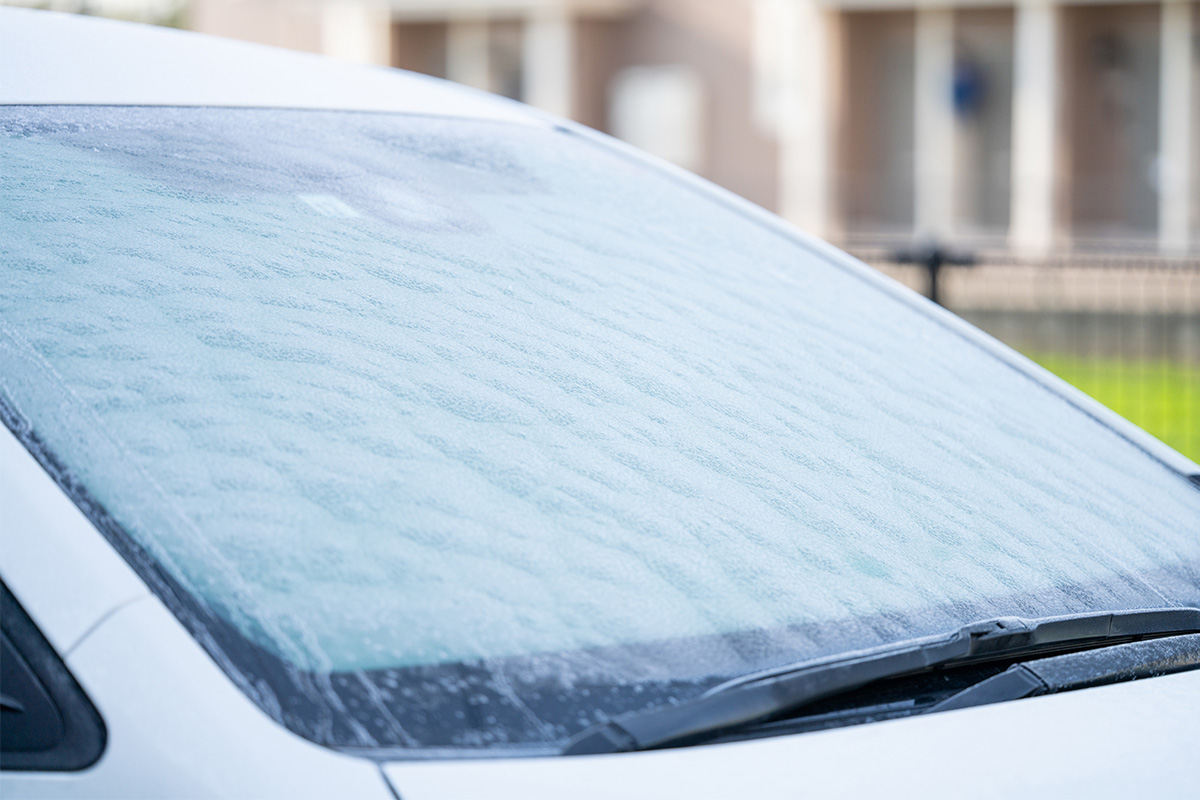 冬の車トラブルその1　凍結対策