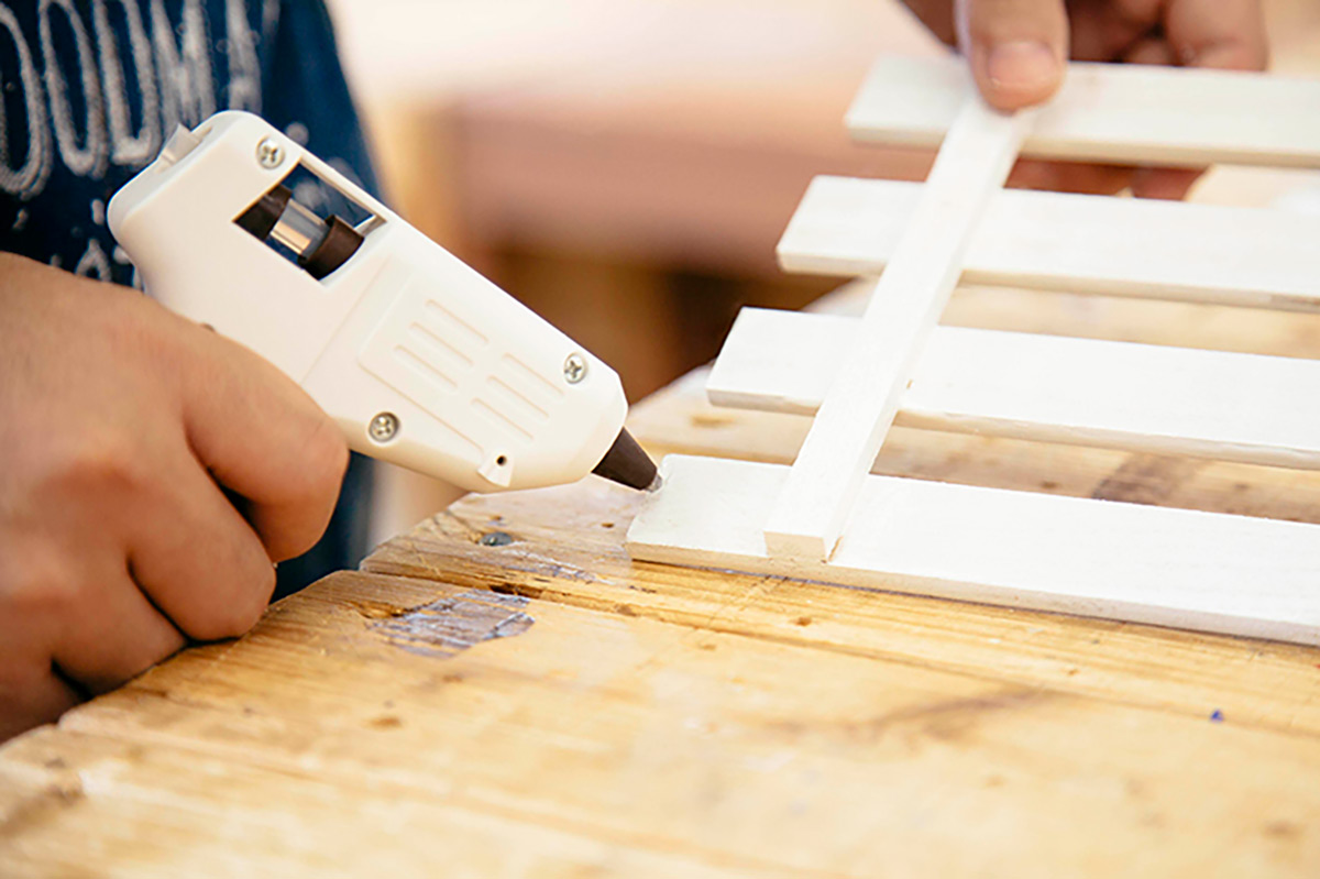 DCMブランドのグルーガン