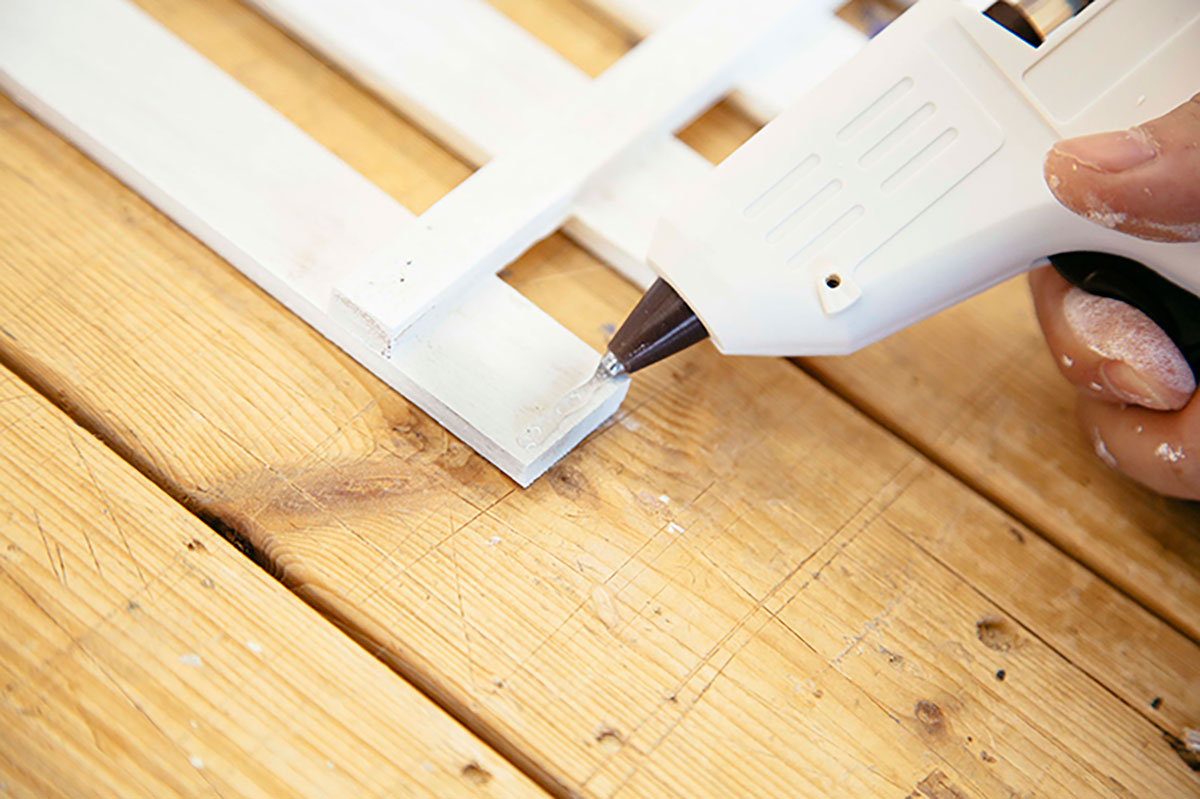 溶け出した樹脂製接着剤