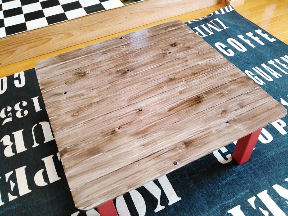 ニスを重ね塗り