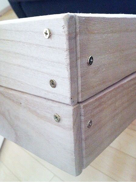 交互にネジ止め