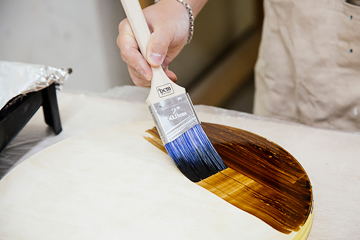 木目に沿ってペイント