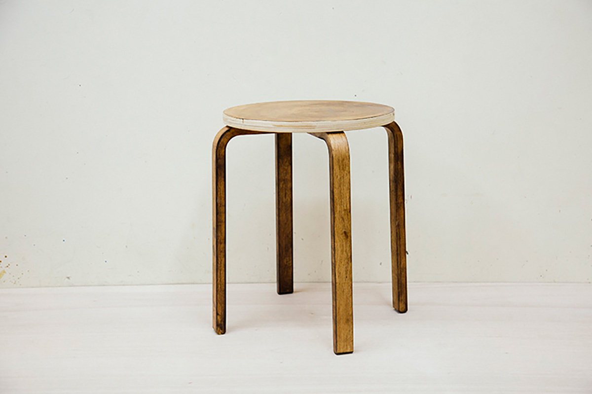 雰囲気のある1点もののスツール