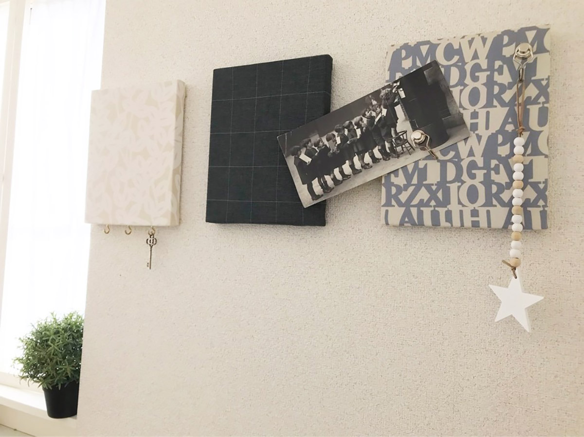 ファブリックパネルを飾る