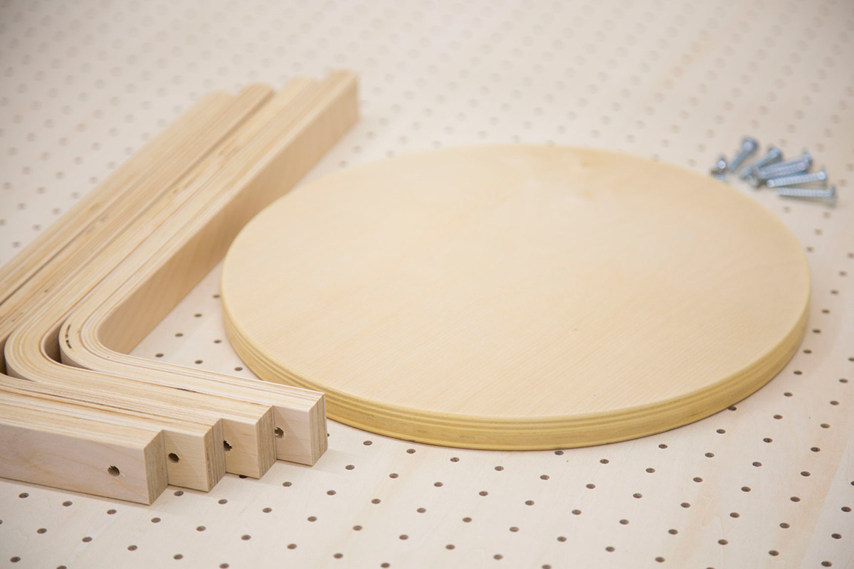 組み立て式スツールの材料