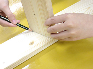 棚板の位置を決める