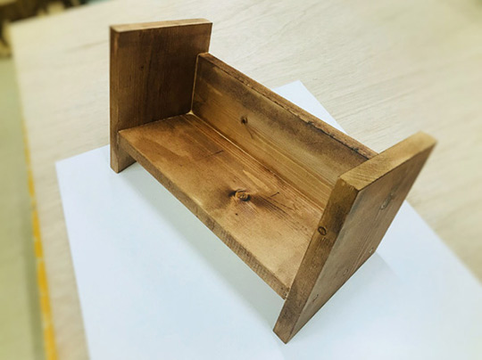 ニスを塗る、塗装