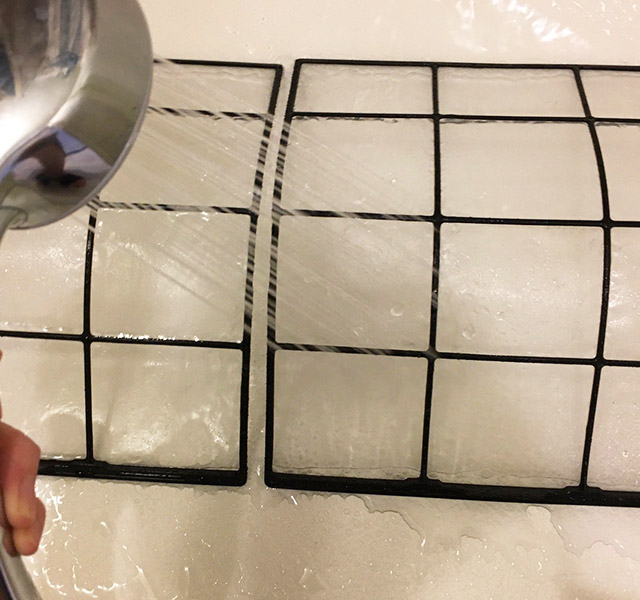 エアコン掃除　水洗いする