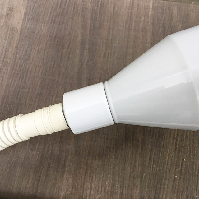 先端を差し込む