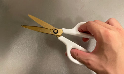 切れ味の悪いはさみ